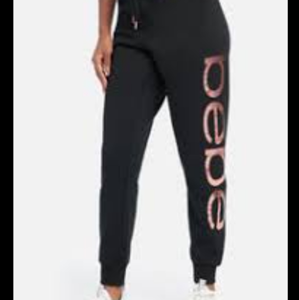 Women's sports joggers forest green